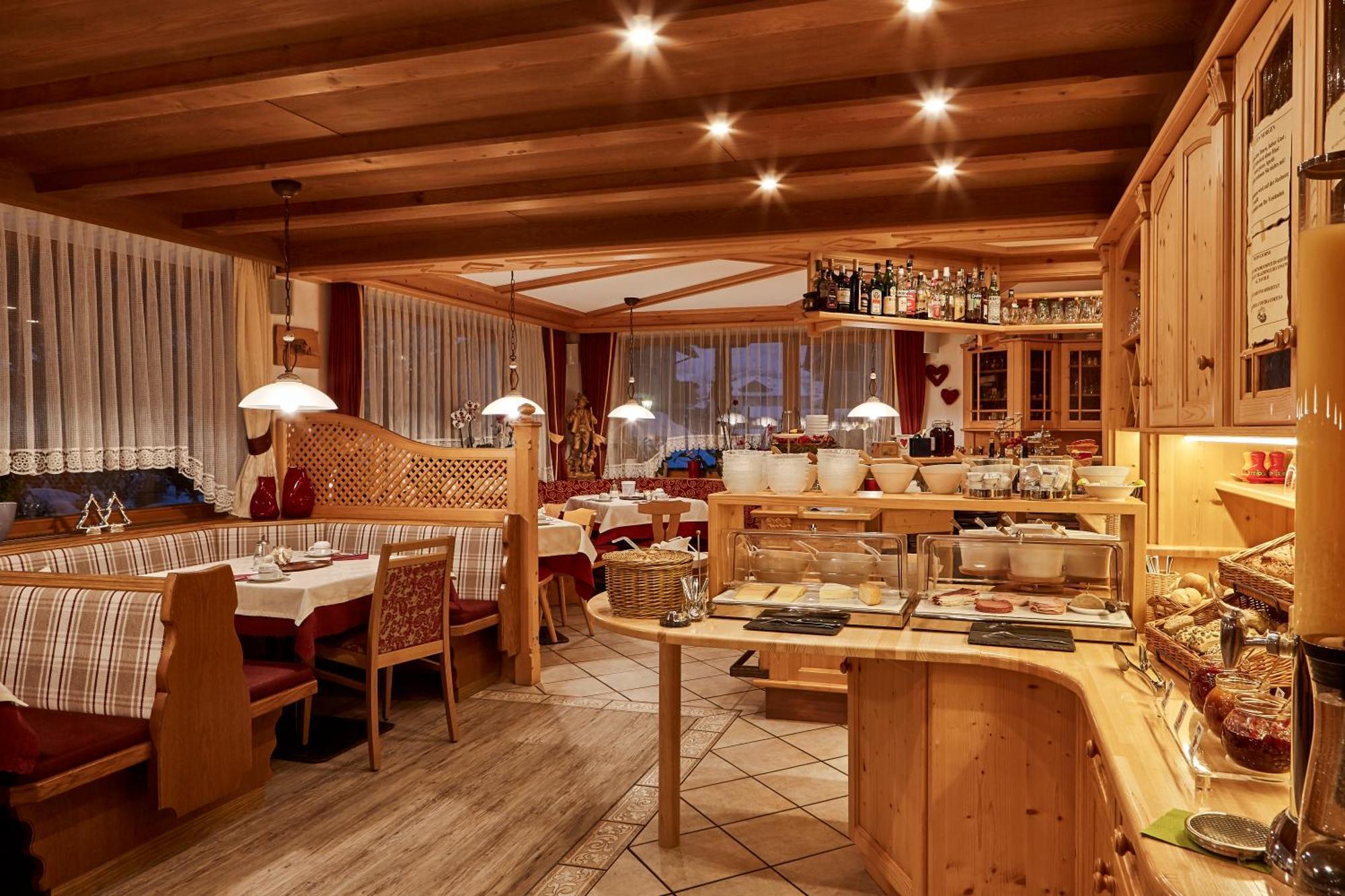 Ciasa Roch Hotel Corvara In Badia Kültér fotó